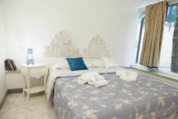 Frühstückspension Domus Dea 3*